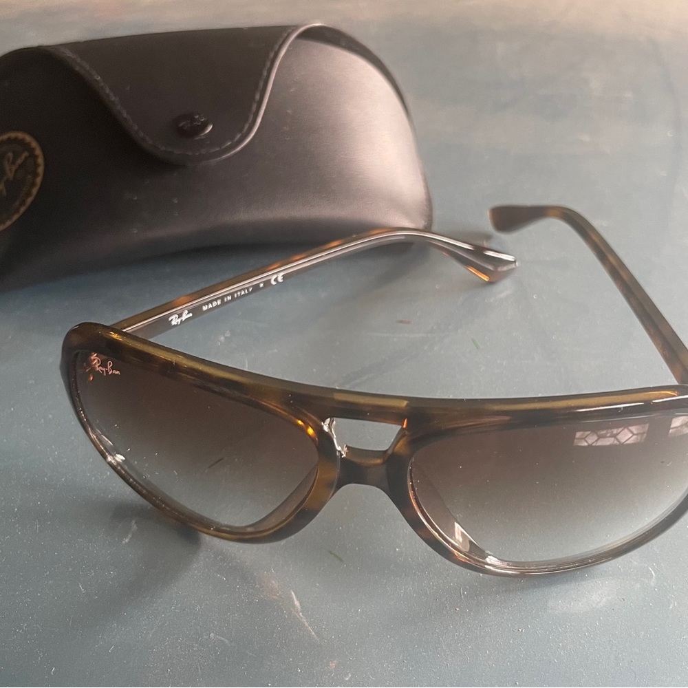 Really nice Rayban and great condition